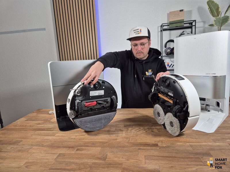 Roborock Saros 10 Seitenbuerste und Dreame X50 Ultra Seitenbuerste in der Nahaufnahme